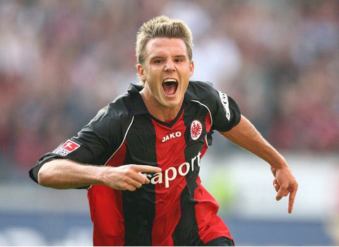 不少球迷在 不少球迷在